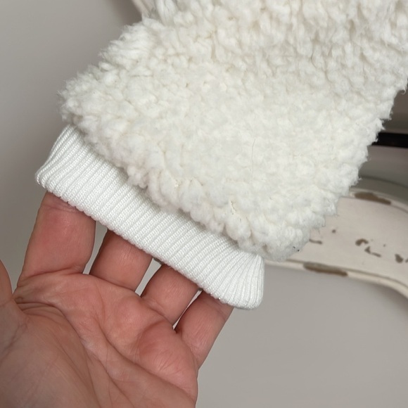 LOVE TREE FLUFFY PULL OVER HOODIE OFF WHITE SIZE SMALL - Picture 5 of 12